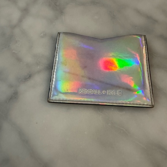 KENDALL + KYLIE Wallet Card Holder Metallic - Picture 7 of 10